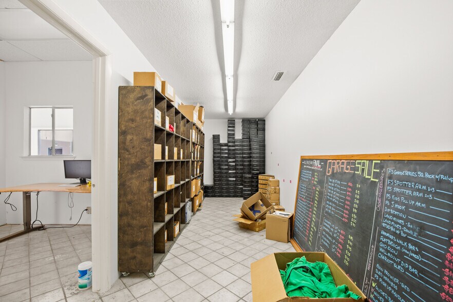 More Photos Of 9300 Brown Ln, Austin Warehouse For Lease