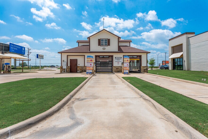 More Photos Of 26623 US Highway 380 E, Providence Village Specialty For Sale