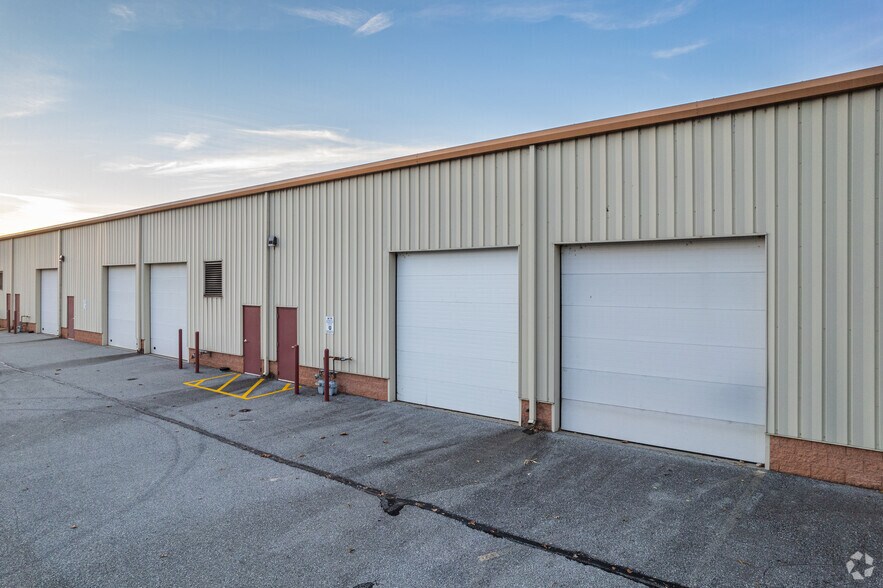 More Photos Of 4060 N DuPont Hwy, New Castle Warehouse For Lease