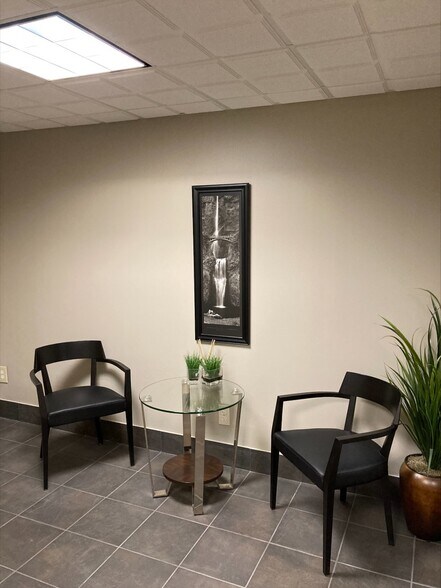 More Photos Of 988 S Adams Rd, Birmingham Office For Lease