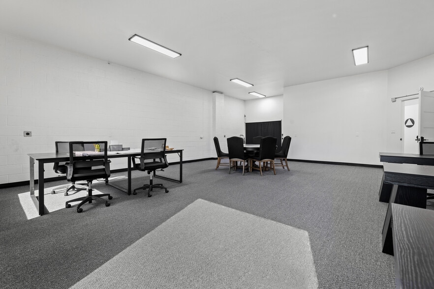 More Photos Of 2008 W Dorothea Ave, Visalia Freestanding For Sale