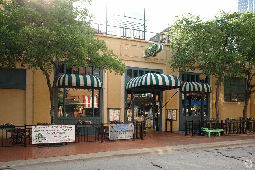 More Photos Of 1714-1722 N Market St, Dallas Storefront For Lease