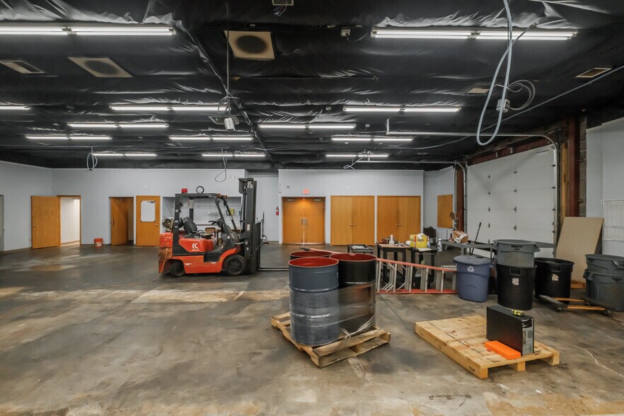 More Photos Of 1131 S Commercial Way SE, Albany Warehouse For Sale