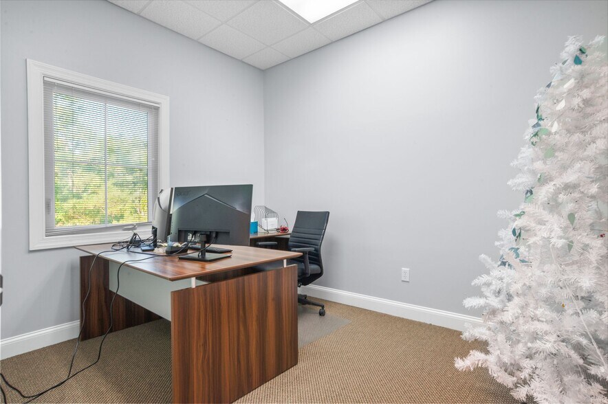 More Photos Of 1544 Fording Island Rd, Hilton Head Island Medical For Sale