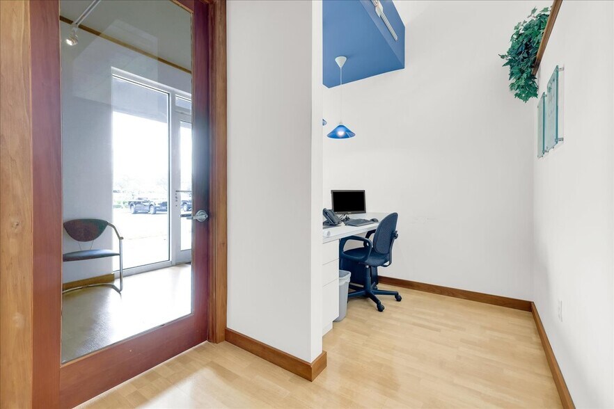 More Photos Of 2830 W State Road 84, Fort Lauderdale Flex For Sale