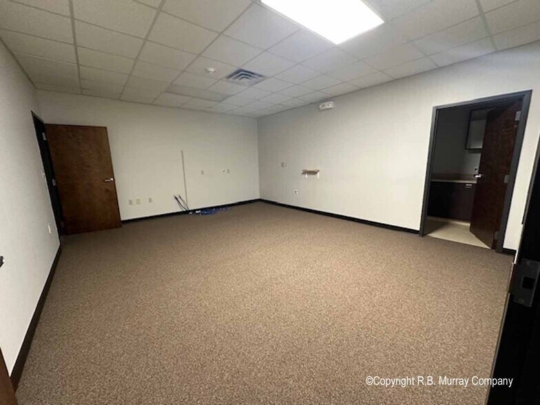 More Photos Of 1701 S Enterprise Ave, Springfield Office For Sale
