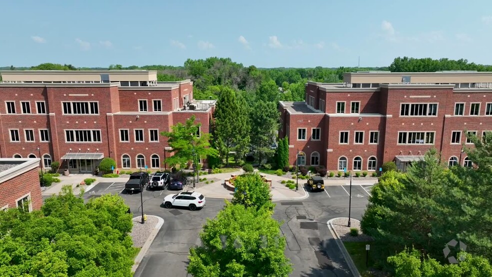 More Photos Of 1903-1907 E Wayzata Blvd, Wayzata Unknown For Lease