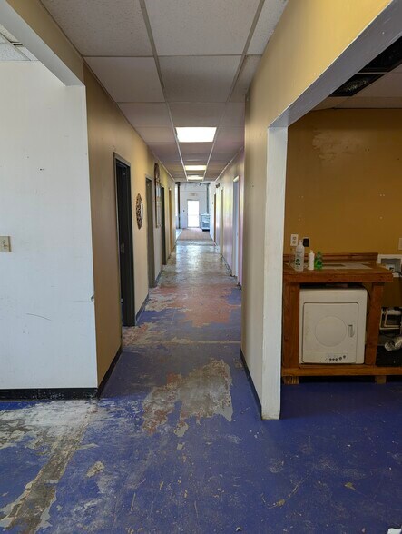 More Photos Of 2857 Main St, East Point Office For Lease