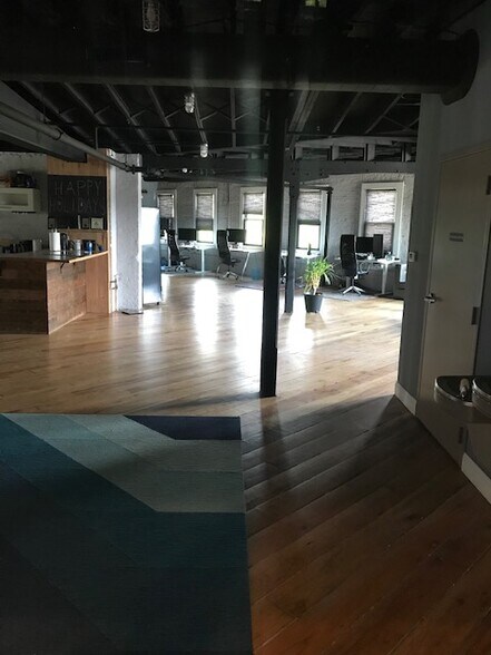 More Photos Of 455 E Cady St, Northville Research And Development For Lease