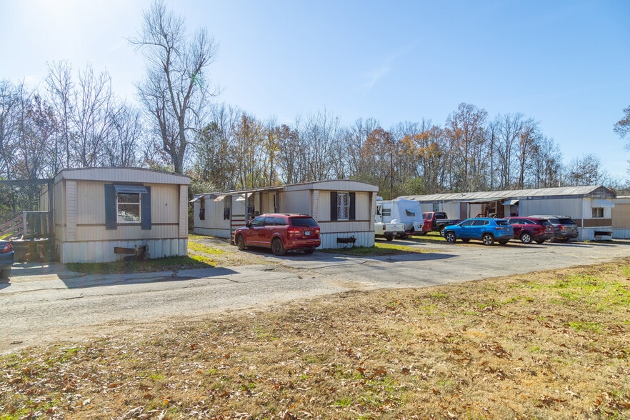 More Photos Of 36 Simmons Cir, Fayetteville Manufactured Housing Mobile Home Park For Sale