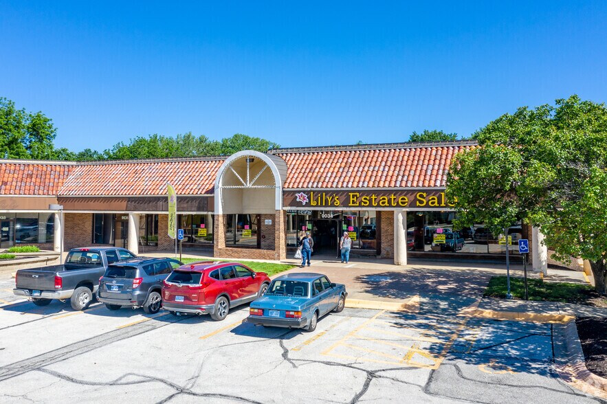 More Photos Of 9000-9078 Metcalf Ave, Overland Park Unknown For Lease