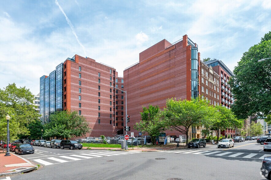 More Photos Of 1117 10th St NW, Washington Apartments For Lease