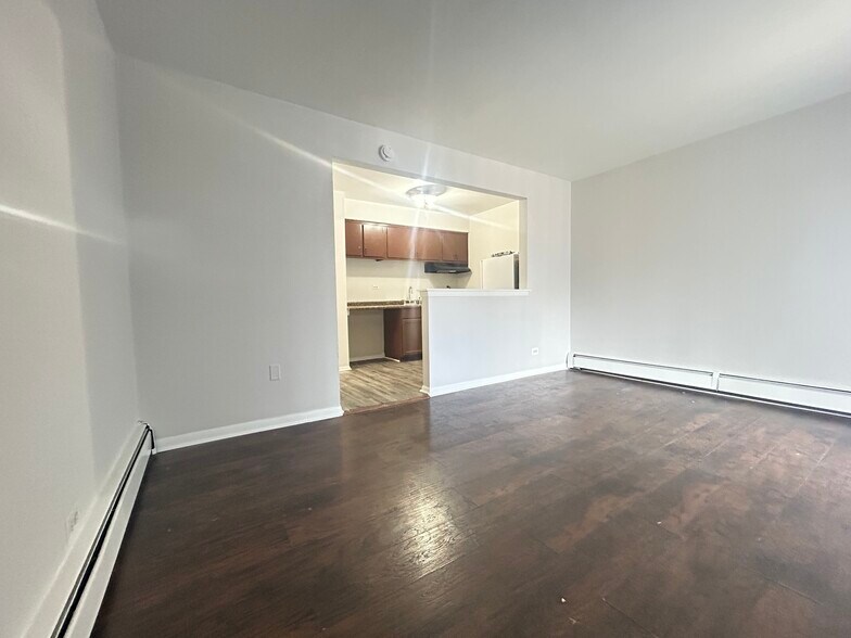 More Photos Of 12500 S Lincoln St, Calumet Park Apartments For Sale