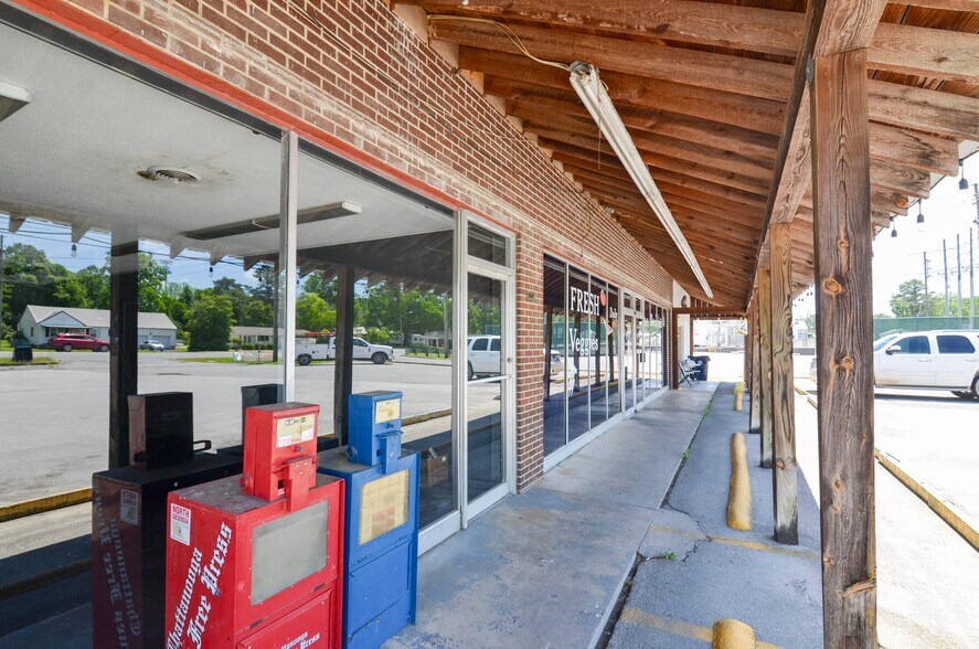 Primary Photo Of 12560 US-27, Chickamauga General Retail For Sale