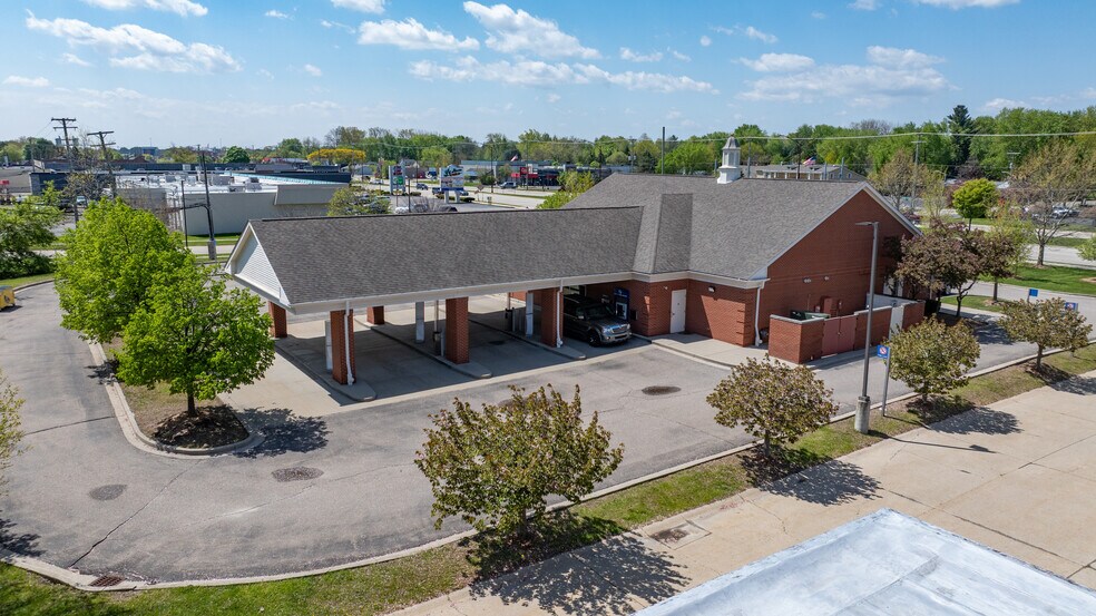 More Photos Of 3754 Rochester Rd, Troy Bank For Lease