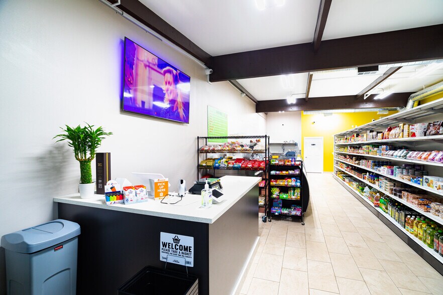 More Photos Of 10124-10138 Topanga Canyon Blvd, Chatsworth General Retail For Sale