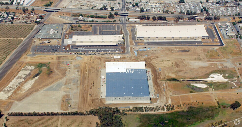 More Photos Of 4100 Wilbur Ave, Oakley Distribution For Lease