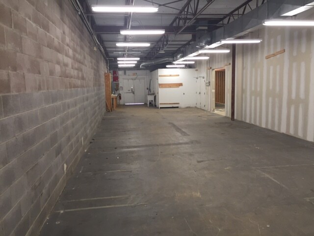 More Photos Of 612-634 Madison St, Shelbyville Unknown For Lease