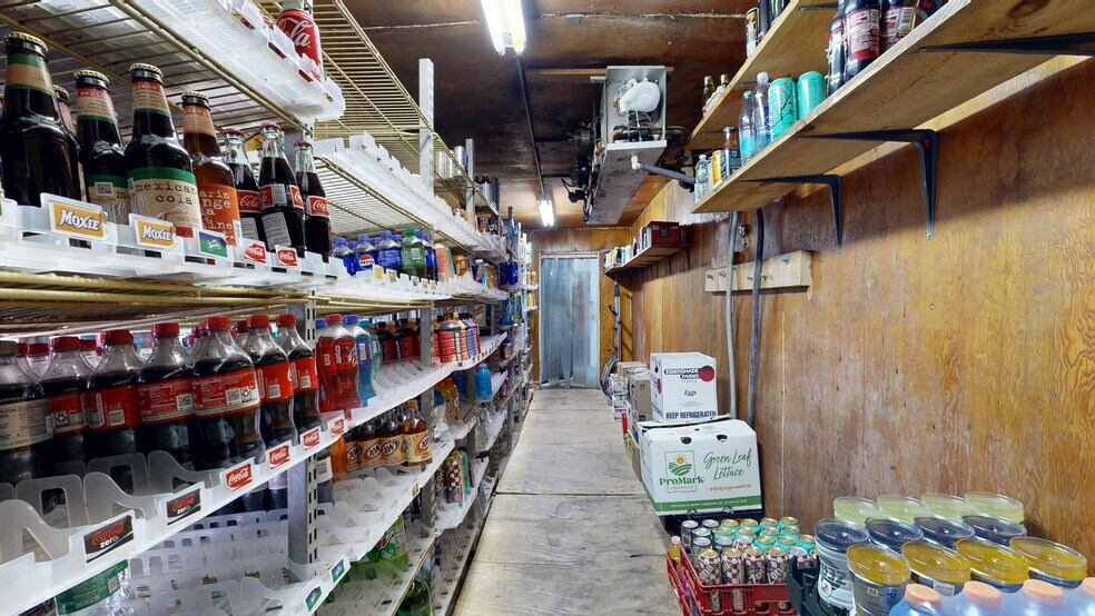More Photos Of 130 Wardtown Rd, Freeport General Retail For Sale
