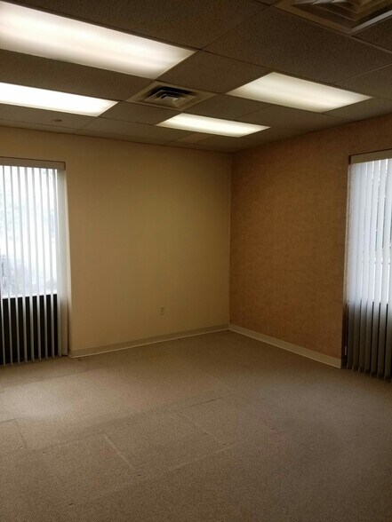 More Photos Of 201 3rd St, Parkersburg Office For Sale