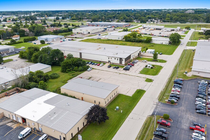 More Photos Of 1373 Kimberly Dr, Neenah Flex For Sale