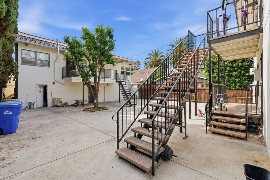 More Photos Of 943-949 Chestnut Ave, Long Beach Apartments For Sale
