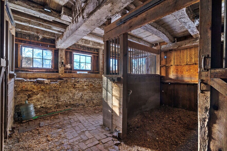 More Photos Of 118 Saltarka Ln, Zelienople Specialty For Sale