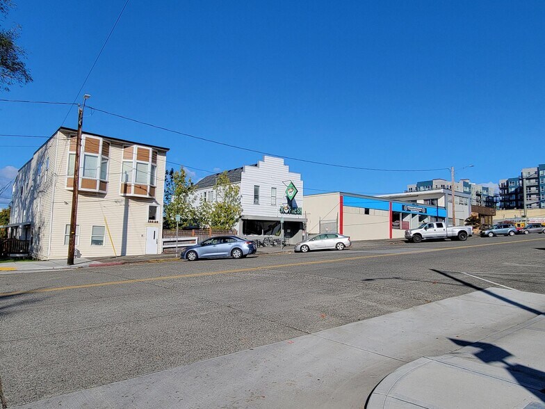 More Photos Of 1111 Hewitt Ave, Everett Apartments For Sale