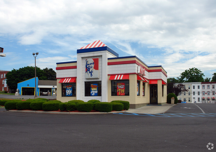 Primary Photo Of 330 Dual Hwy, Hagerstown Fast Food For Lease