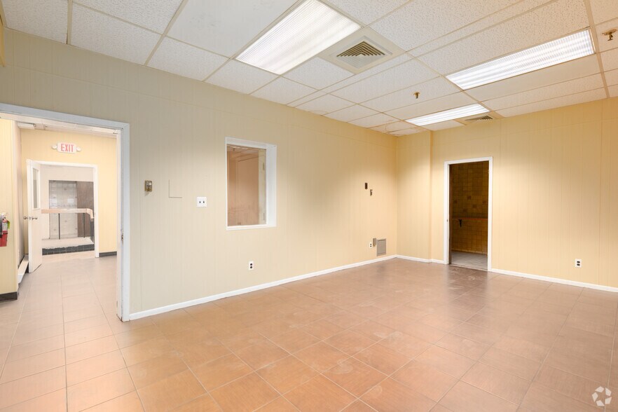 More Photos Of 3 Cass St, Keyport Warehouse For Lease