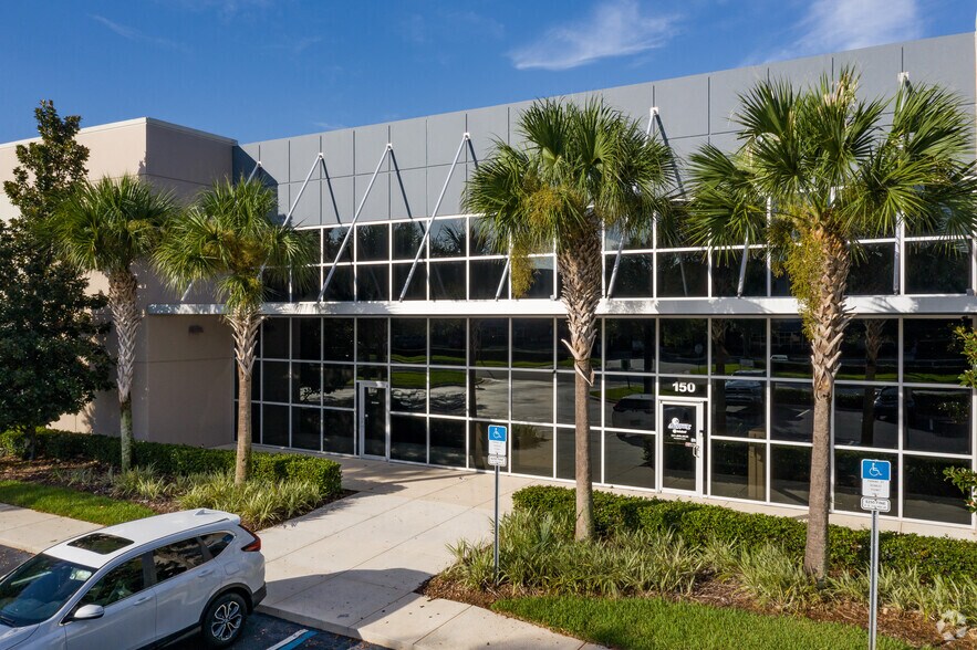 More Photos Of 2405 Commerce Park Dr, Orlando Unknown For Lease