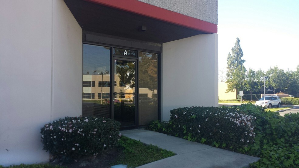 More Photos Of 23342 South Pointe Dr, Laguna Hills Flex For Lease