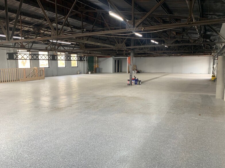 More Photos Of 4260 Tackawanna St, Philadelphia Warehouse For Lease
