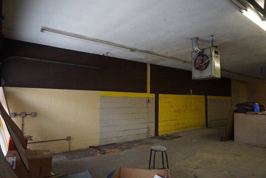 More Photos Of 673-685 E 185th St, Cleveland Storefront Retail Office For Sale