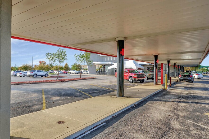 More Photos Of 608 W Town Center Blvd, Champaign Restaurant For Sale