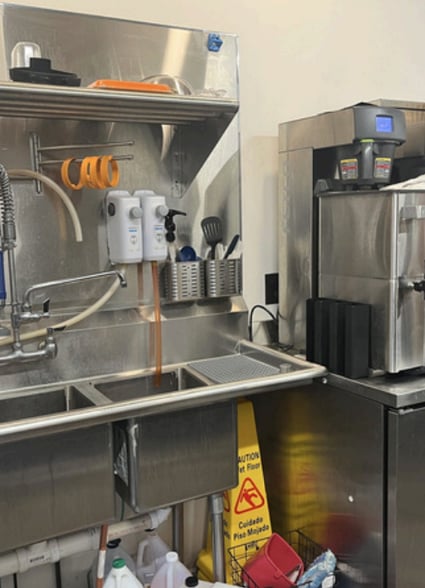 More Photos Of 224 N 2nd St, Hanna City Restaurant For Sale