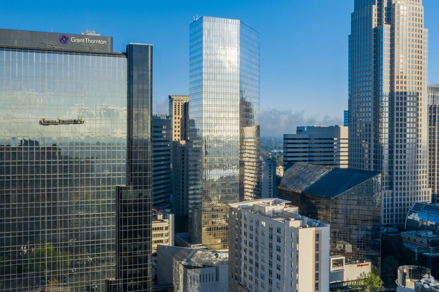 More Photos Of 101 S Tryon St, Charlotte Office Residential For Lease