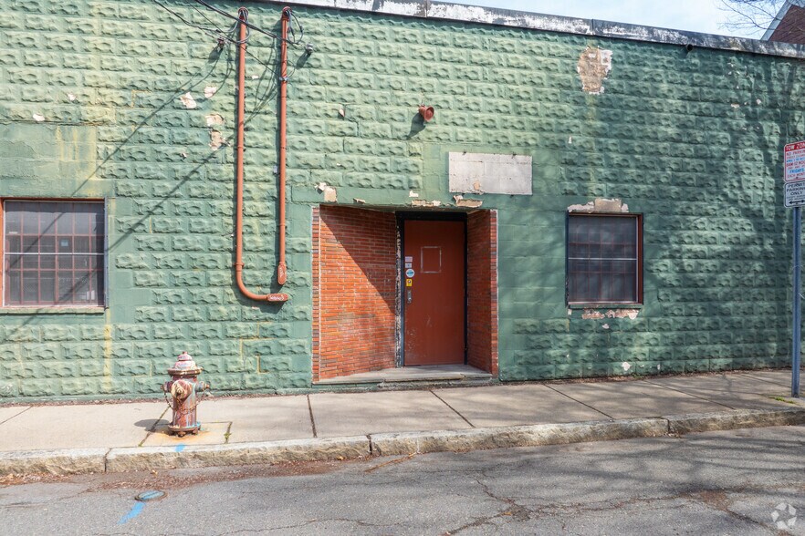 More Photos Of 334 Washington St, Somerville Manufacturing For Sale