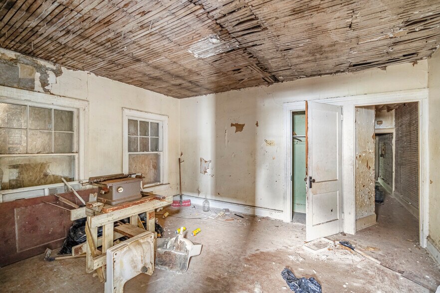 More Photos Of 93 Walnut St, Binghamton Apartments For Sale