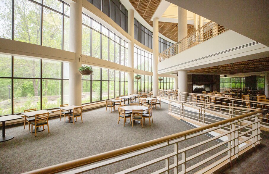 More Photos Of 1 Oakridge Dr, Chaska Hotel For Sale