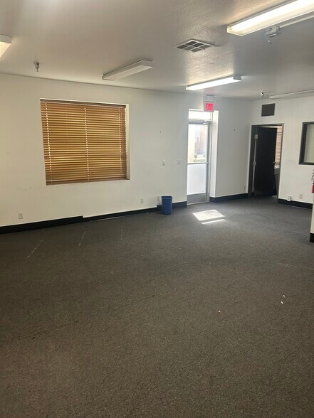 More Photos Of 759 Middlegate Rd, Henderson Warehouse For Lease