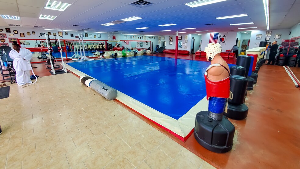 More Photos Of 402-544 E Wheatland Rd, Duncanville Unknown For Lease