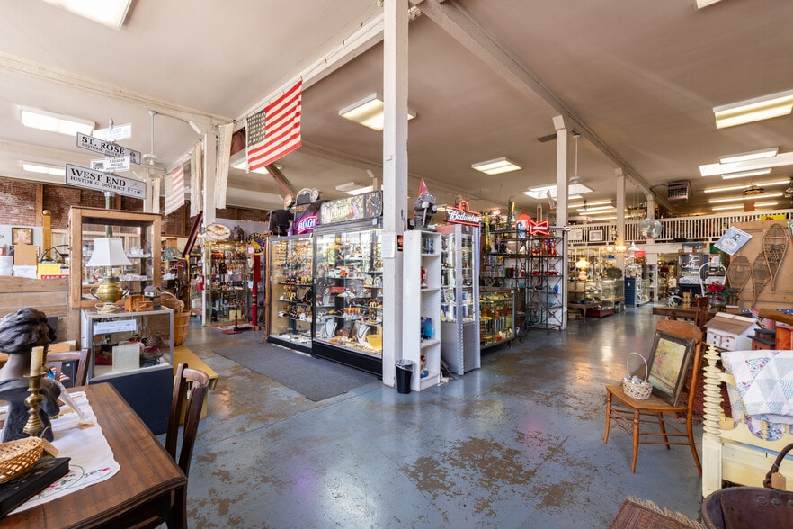 More Photos Of 130 4th St, Santa Rosa Storefront For Sale