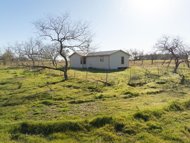 More Photos Of 2095 Bridal Path Rd, Luling Land For Sale