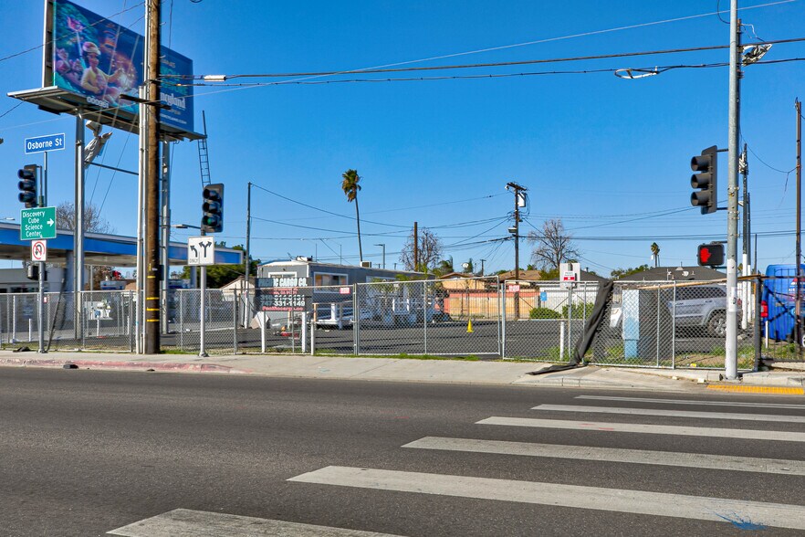 More Photos Of 13243 Osborne St, Arleta Land For Lease