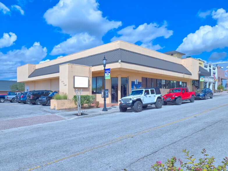 More Photos Of 18 S Main St, Brooksville Office For Lease