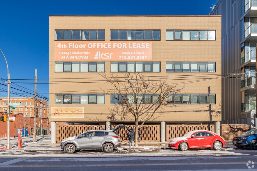 More Photos Of 3175 23rd St, Astoria Medical For Lease