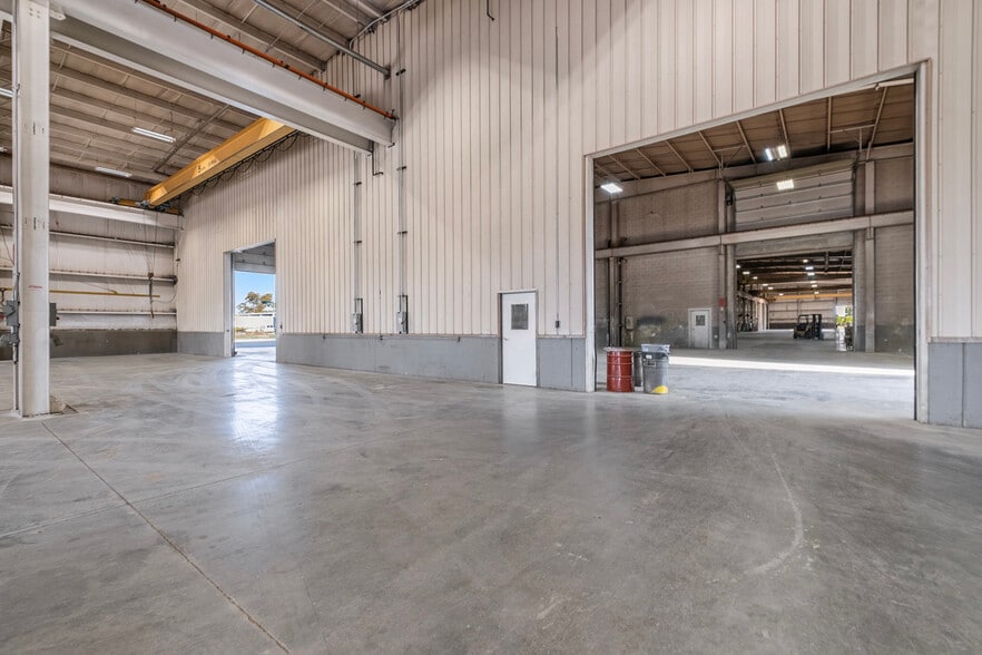 More Photos Of 4072 Flint Asphalt Dr, Burton Distribution For Sale