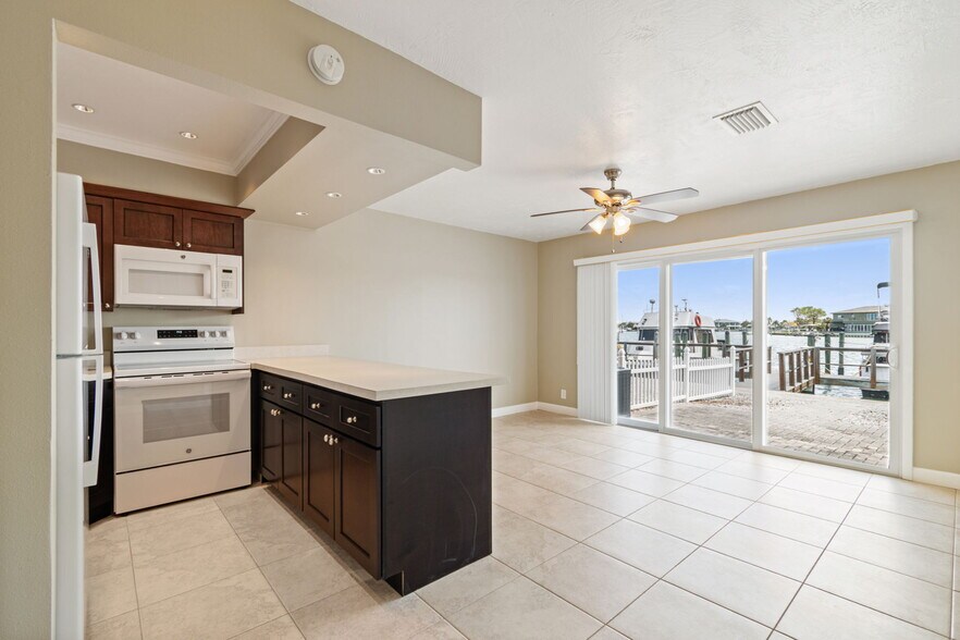 More Photos Of 2307 Bay Blvd, Indian Rocks Beach Apartments For Sale