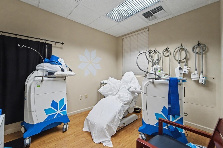 More Photos Of 1166 Live Oak Blvd, Yuba City Medical For Lease